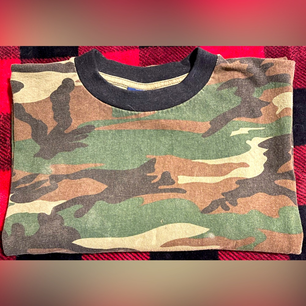 Unisex Camouflage tee shirt by Chief USA